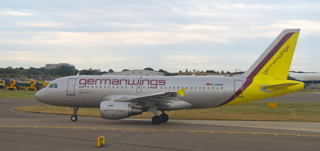 Photo of Germanwings D-AKNV, Airbus A319