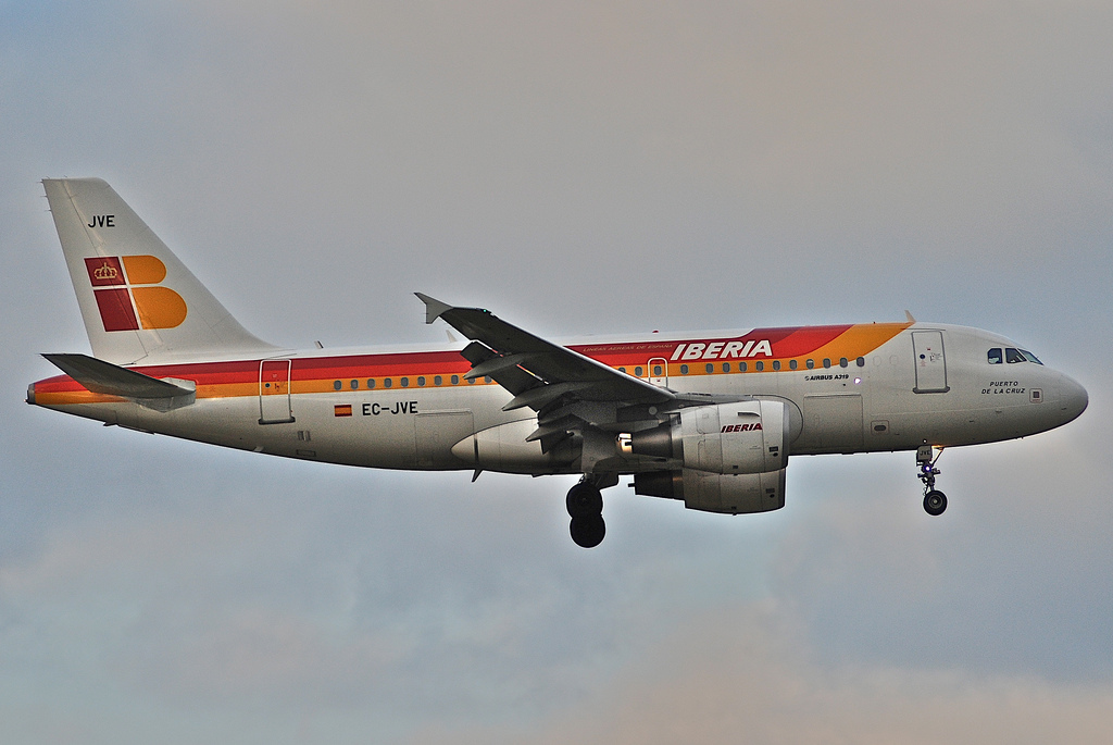 Photo of Vueling EC-JVE, Airbus A319