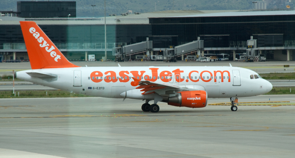 Photo of Easyjet G-EZFD, Airbus A319