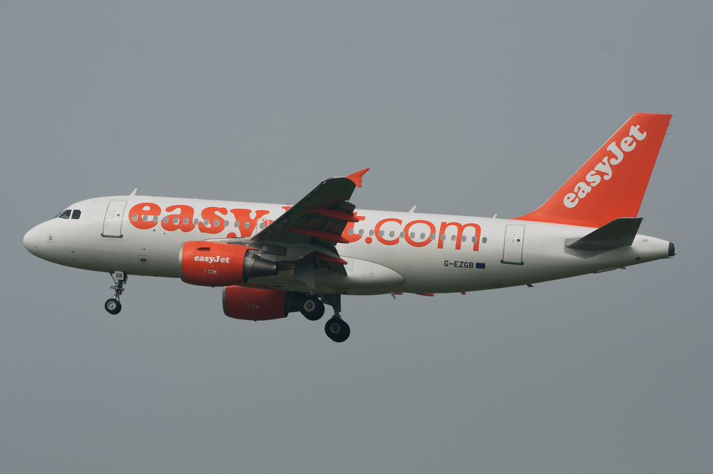 Photo of Easyjet G-EZGB, Airbus A319