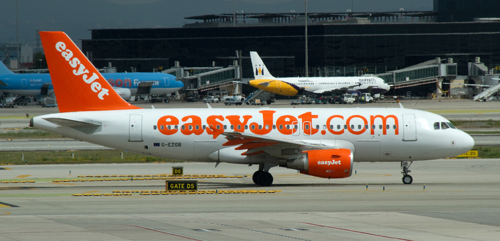 Photo of Easyjet G-EZGB, Airbus A319