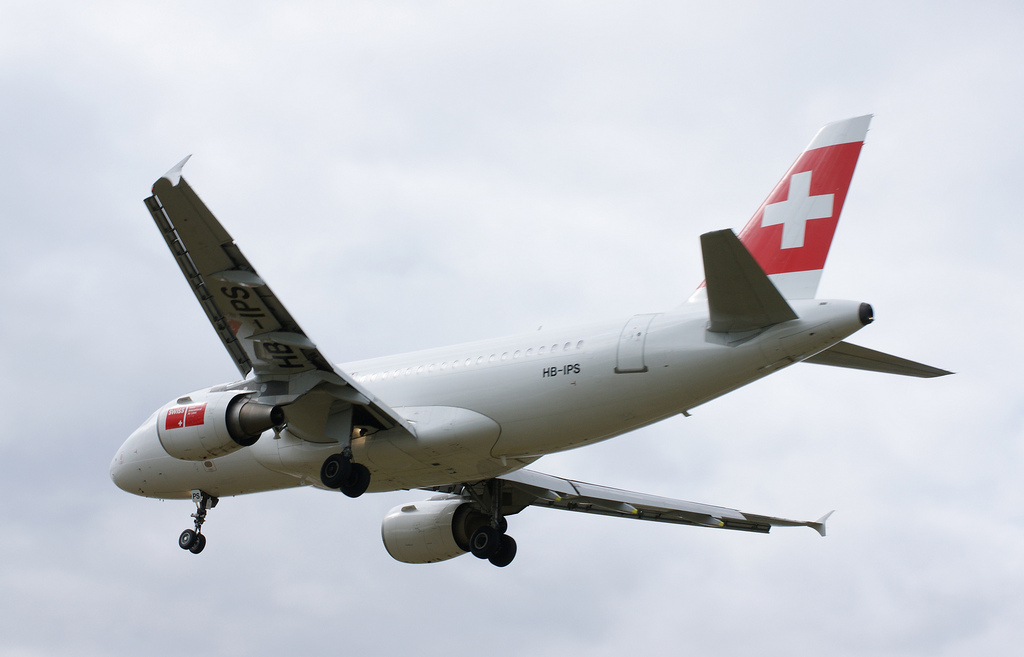 Photo of Swiss International Airlines HB-IPS, Airbus A319