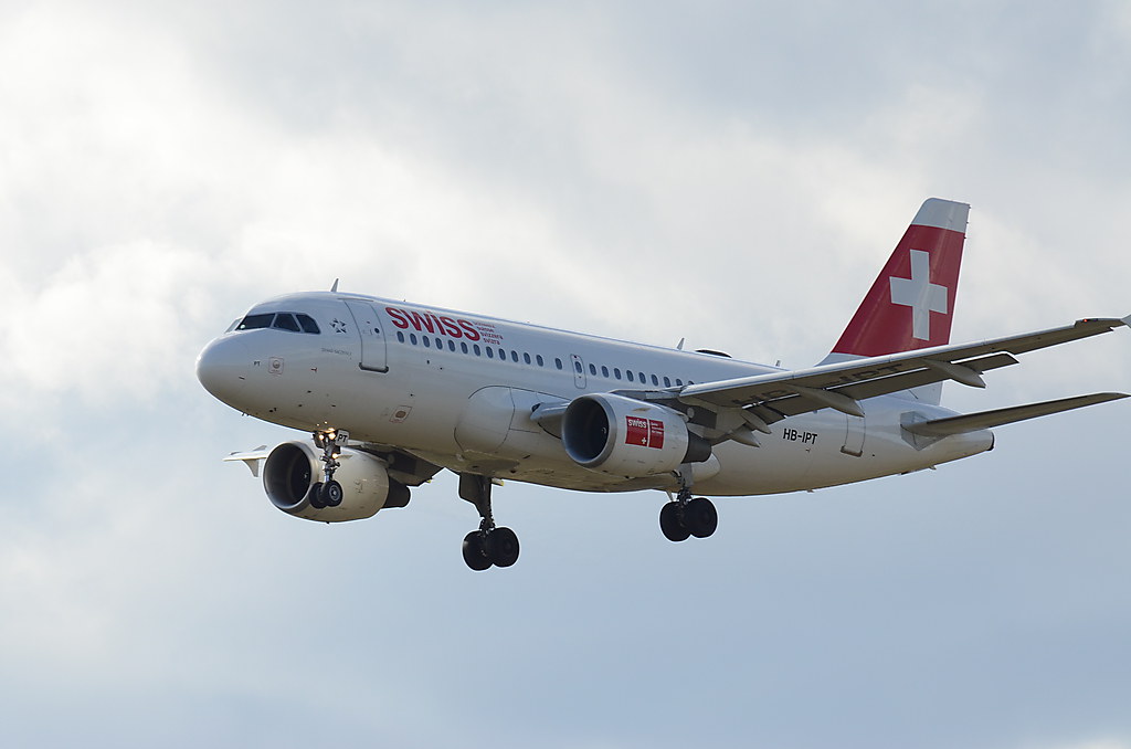 Photo of Swiss HB-IPT, Airbus A319