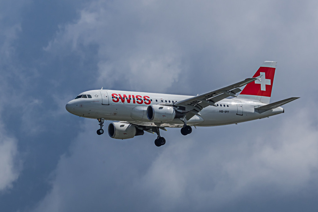 Photo of Swiss HB-IPT, Airbus A319