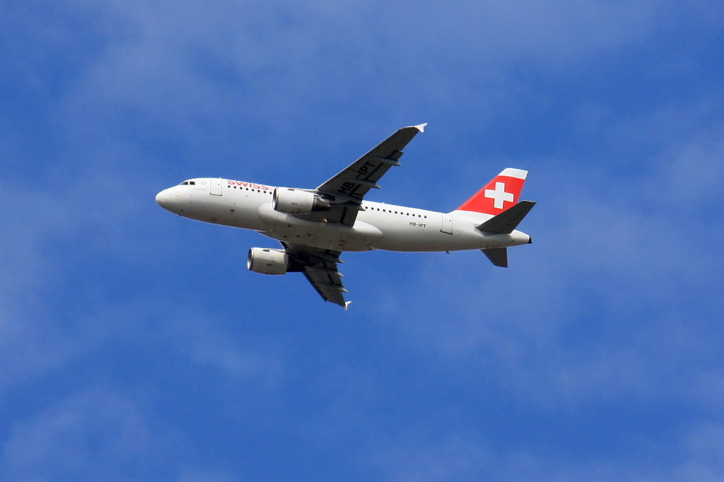 Photo of Swiss HB-IPT, Airbus A319