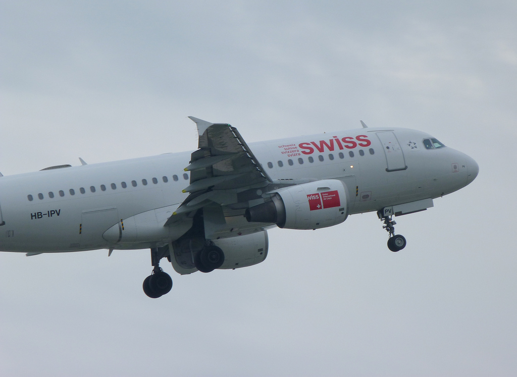 Photo of Swiss International Airlines HB-IPV, Airbus A319