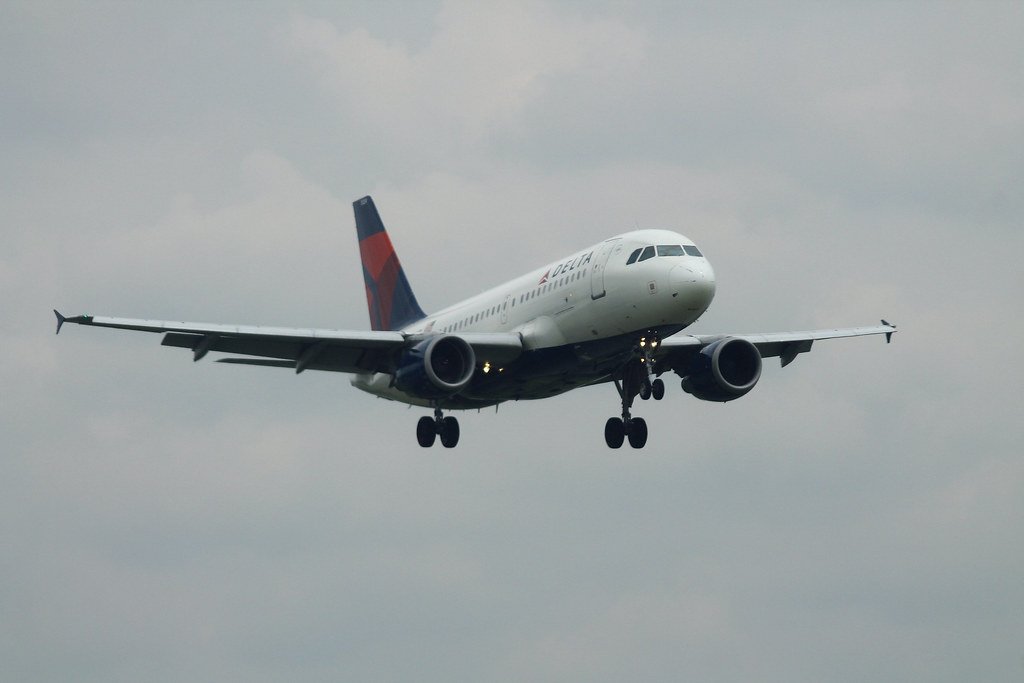 Photo of Delta Airlines N324NB, Airbus A319
