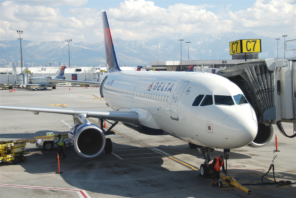 Photo of Delta Airlines N352NB, Airbus A319