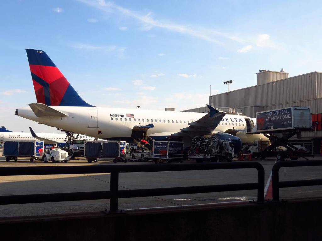 Photo of Delta Airlines N359NB, Airbus A319