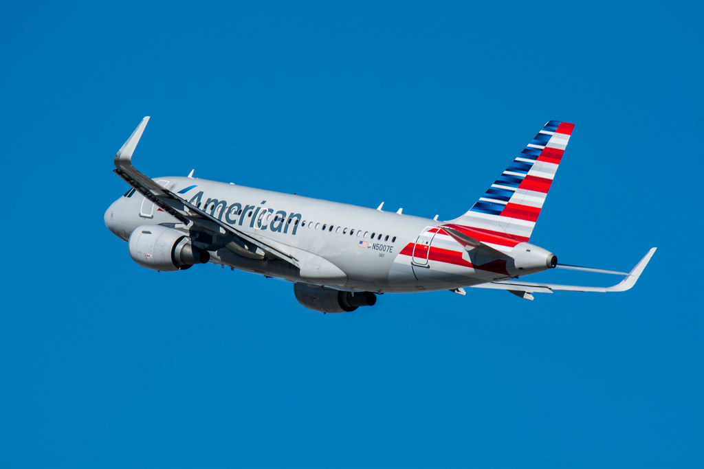 Photo of American Airlines N5007E, Airbus A319