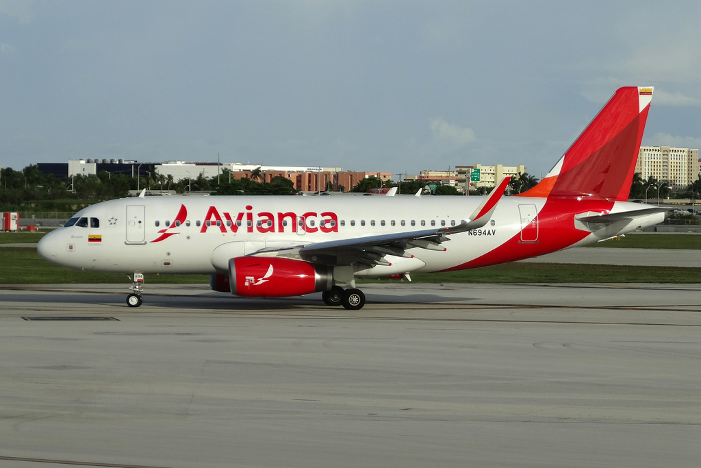Photo of Avianca N694AV, Airbus A319