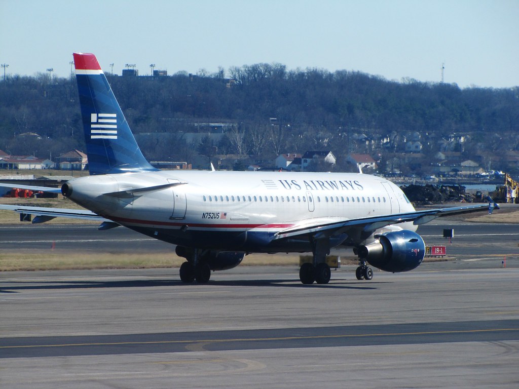 Photo of American Airlines N752US, Airbus A319