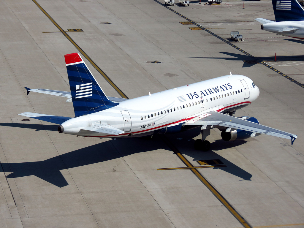 Photo of American Airlines N806AW, Airbus A319