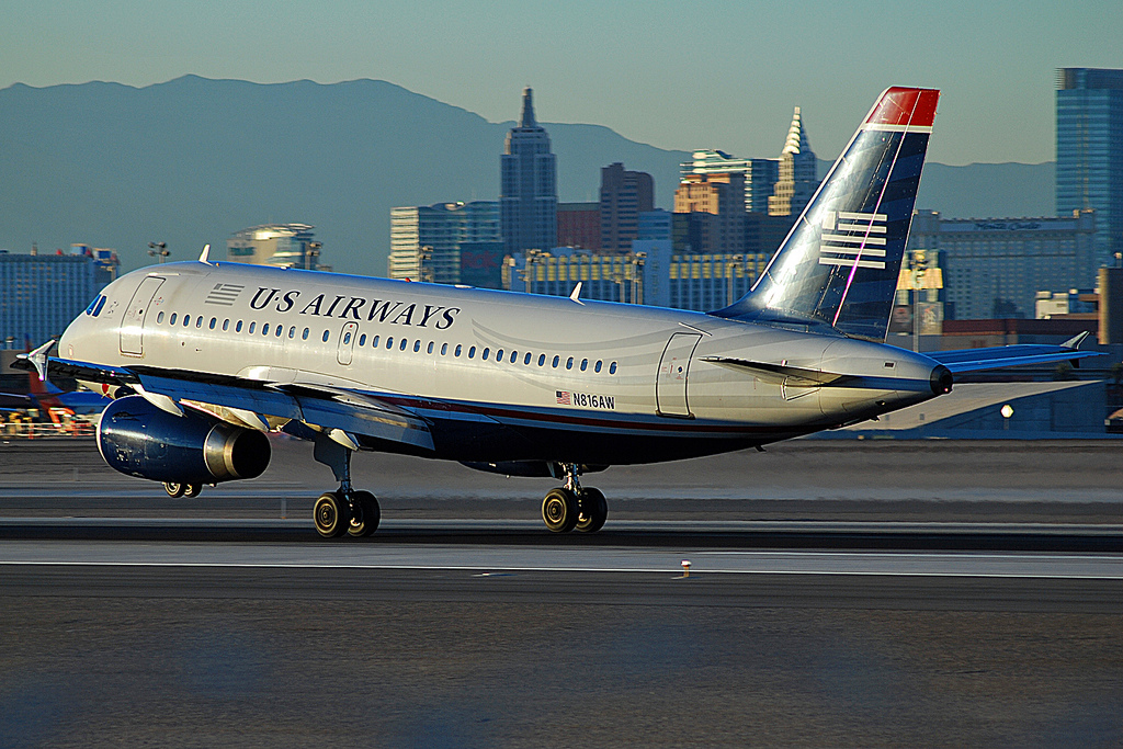 Photo of American Airlines N816AW, Airbus A319
