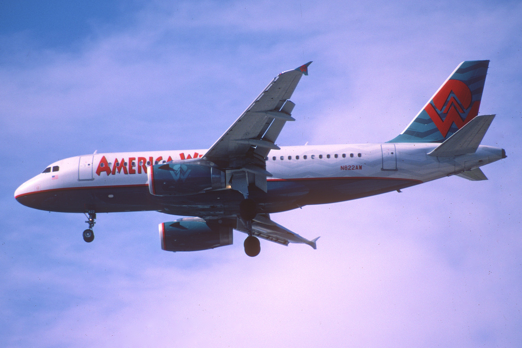 Photo of American Airlines N822AW, Airbus A319