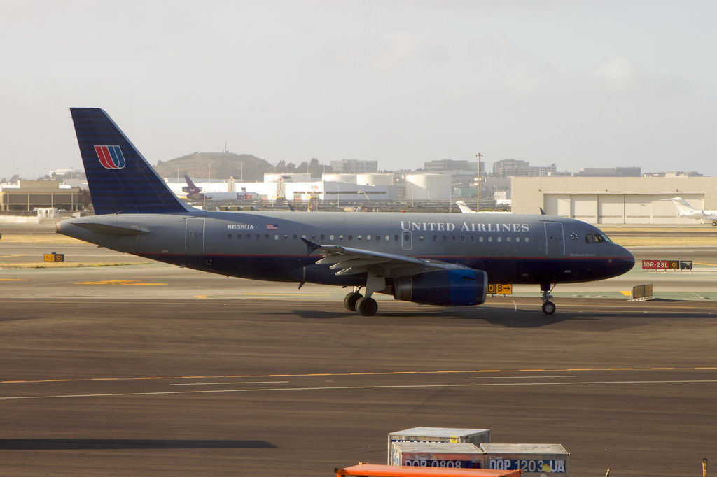 Photo of United N839UA, Airbus A319