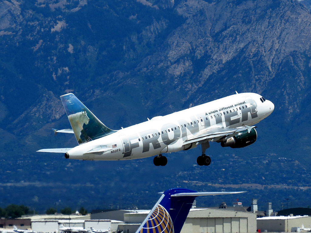 Photo of Frontier Airlines N921FR, Airbus A319