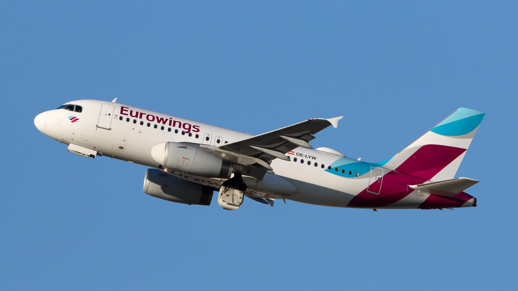 Photo of Eurowings OE-LYW, Airbus A319