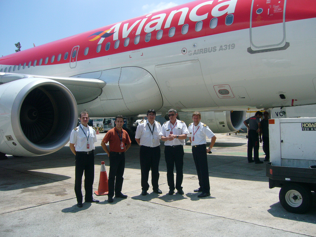Photo of Avianca Brasil PR-AVC, Airbus A319