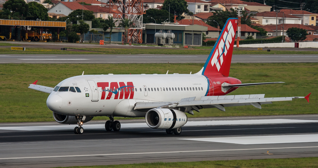 Photo of LATAM Airlines Brasil PR-MBU, Airbus A319