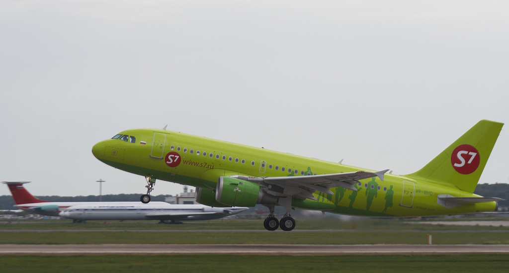 Photo of S7 Airlines VP-BHQ, Airbus A319