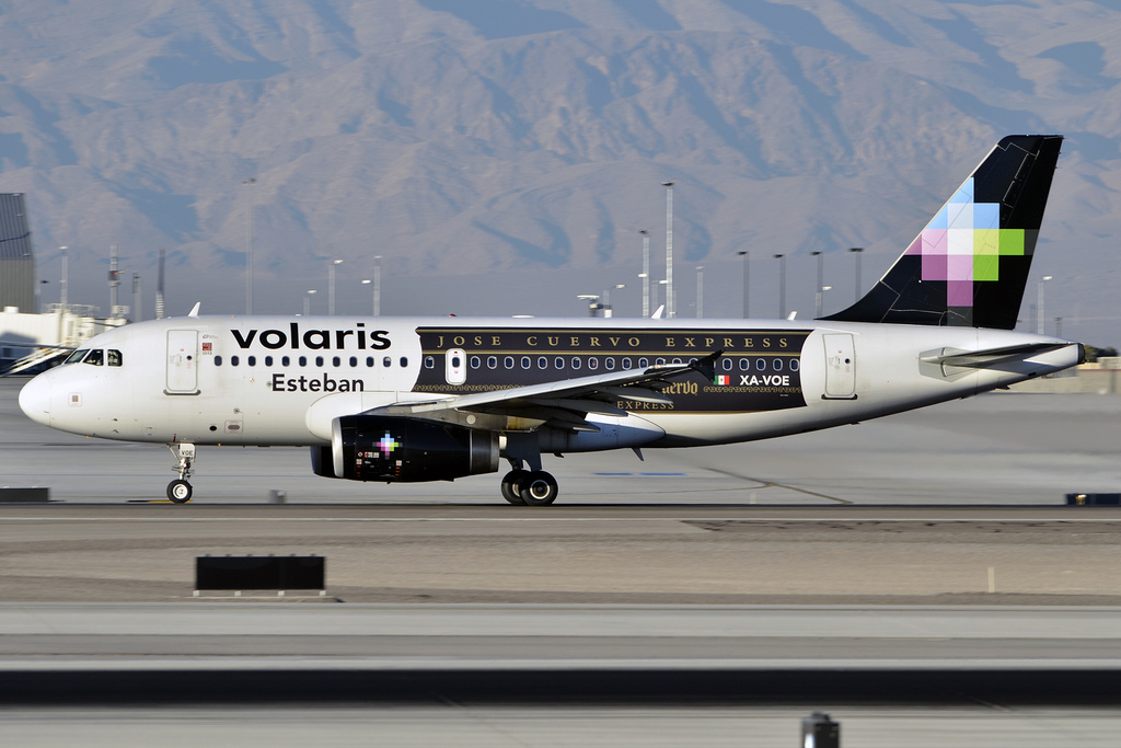 Photo of Volaris XA-VOE, Airbus A319