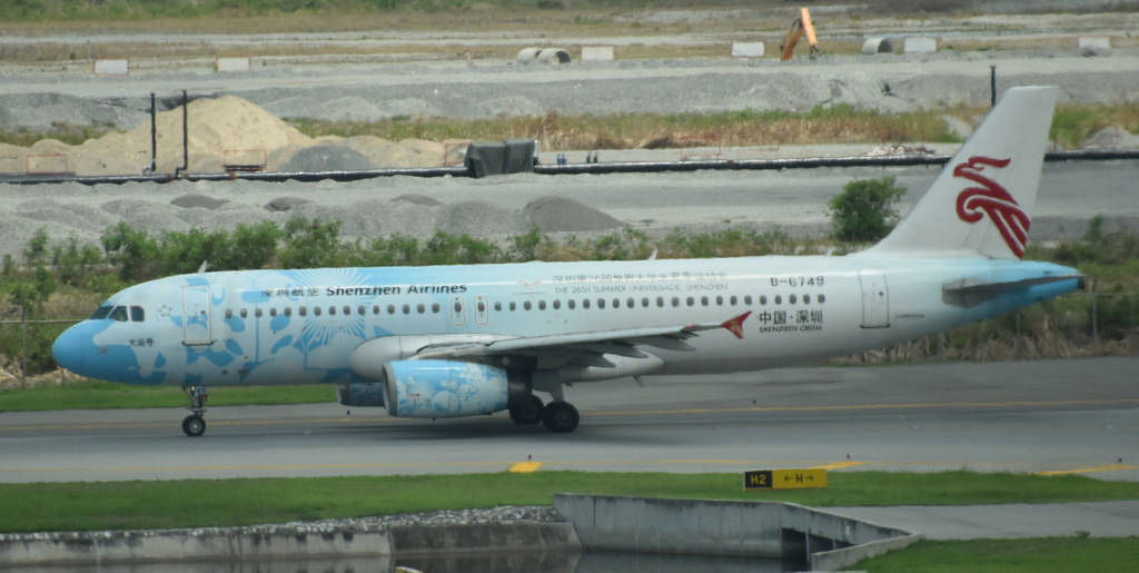 Photo of Shenzhen Airlines B-6749, Airbus A320