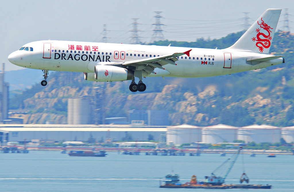 Photo of Cathay Dragon B-HSD, Airbus A320