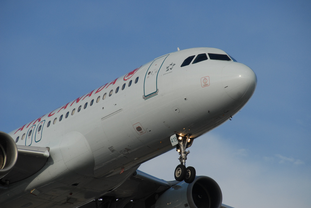 Photo of Air Canada C-FNVU, Airbus A320