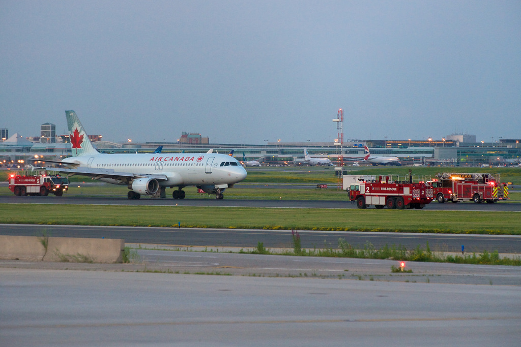 Photo of Air Canada C-FNVU, Airbus A320