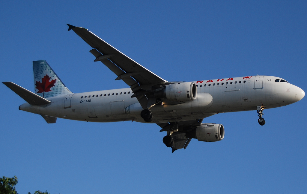 Photo of Air Canada C-FTJQ, Airbus A320
