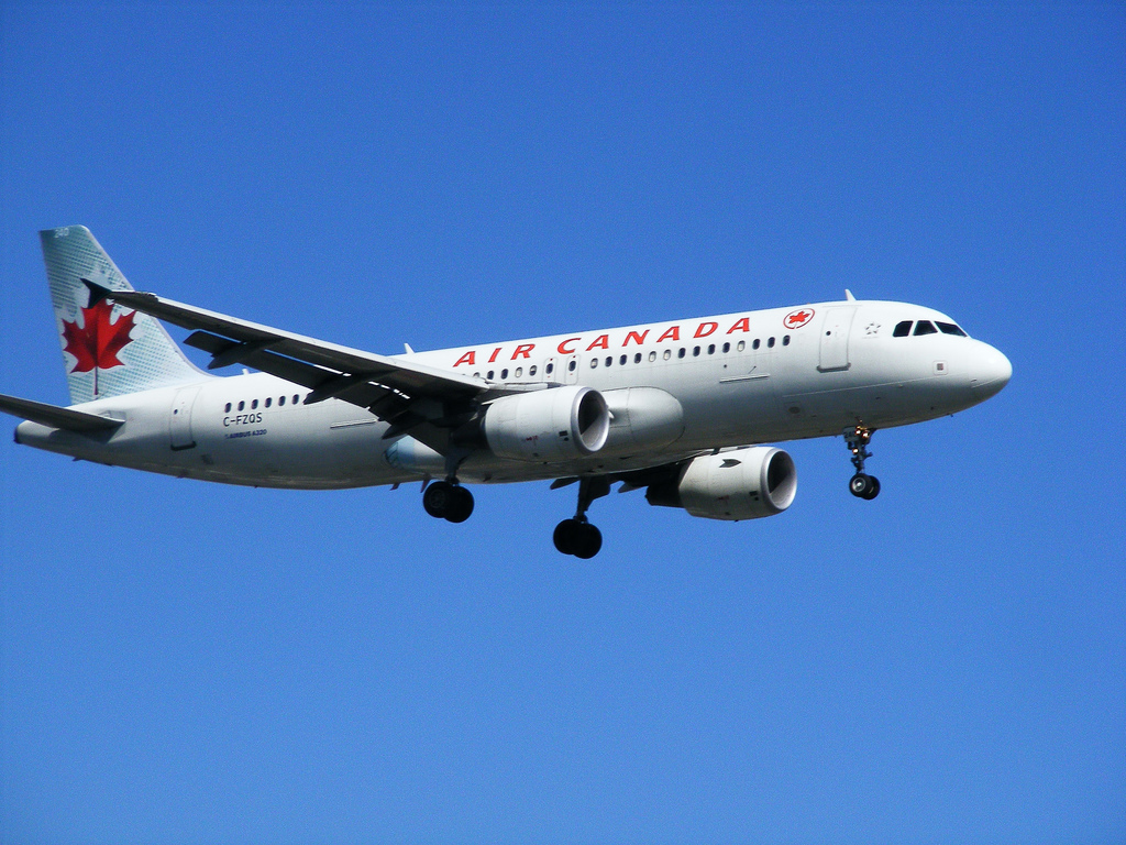 Photo of Air Canada C-FZQS, Airbus A320