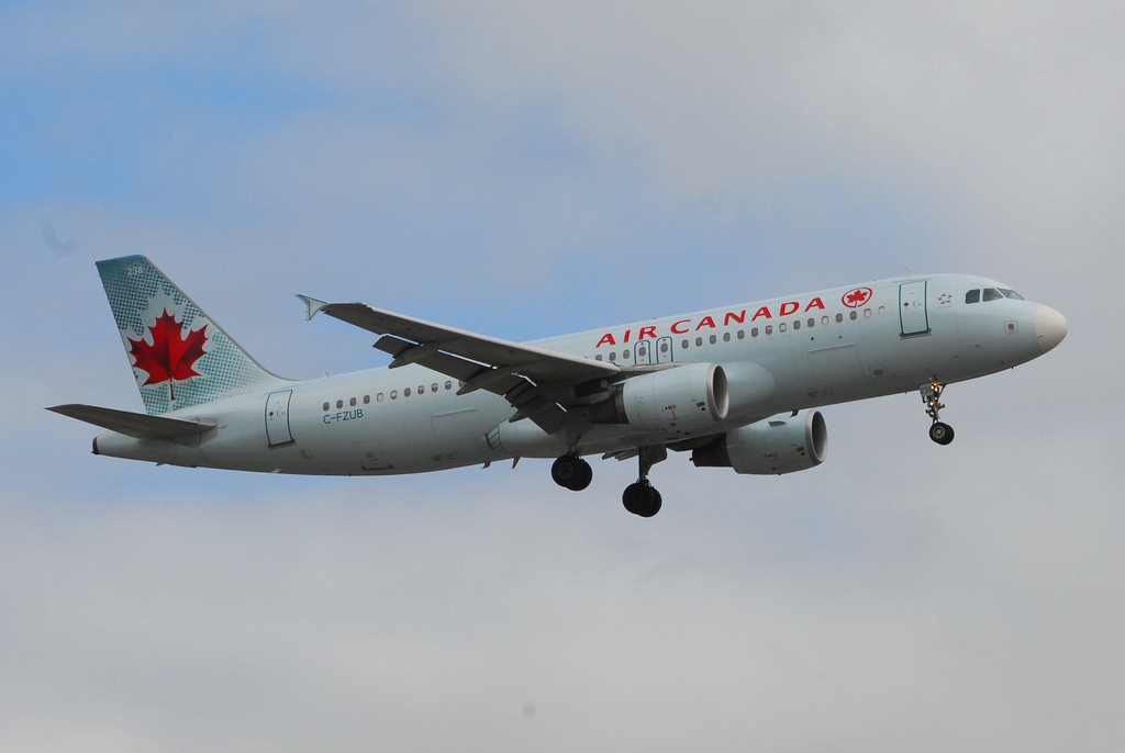 Photo of Air Canada C-FZUB, Airbus A320