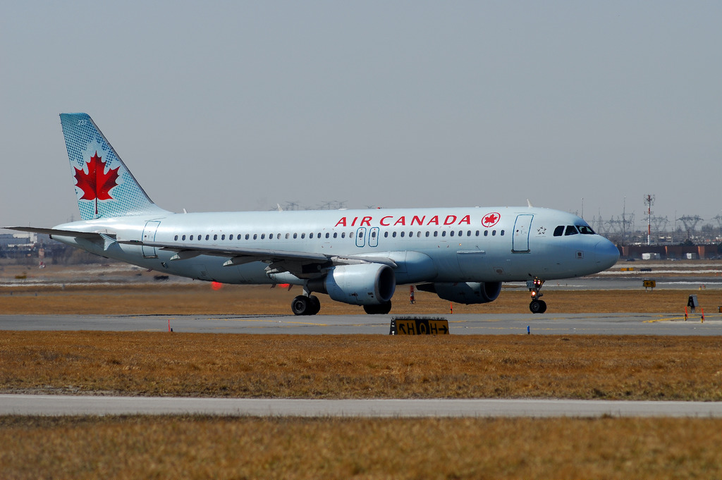 Photo of Air Canada C-GKOE, Airbus A320