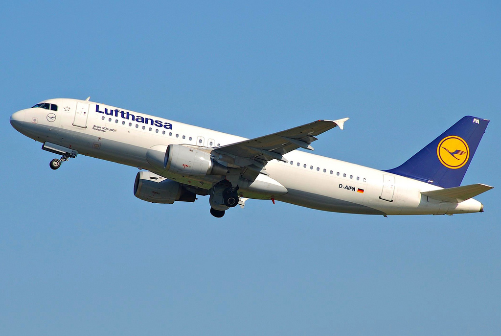 Photo of Lufthansa D-AIPA, Airbus A320