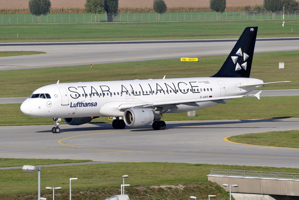 Photo of Lufthansa D-AIPD, Airbus A320