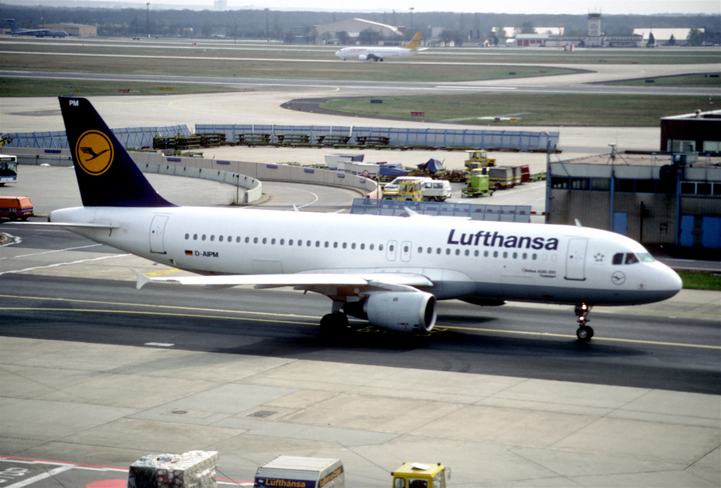Photo of Lufthansa D-AIPM, Airbus A320