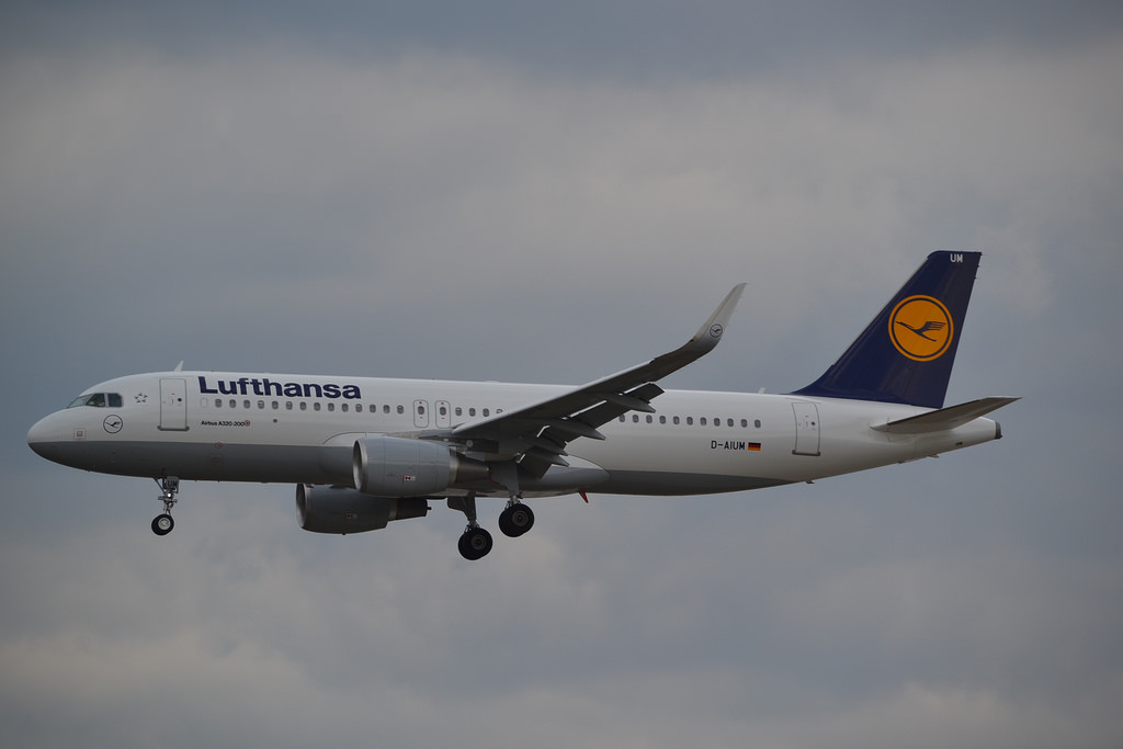 Photo of Lufthansa D-AIUM, Airbus A320