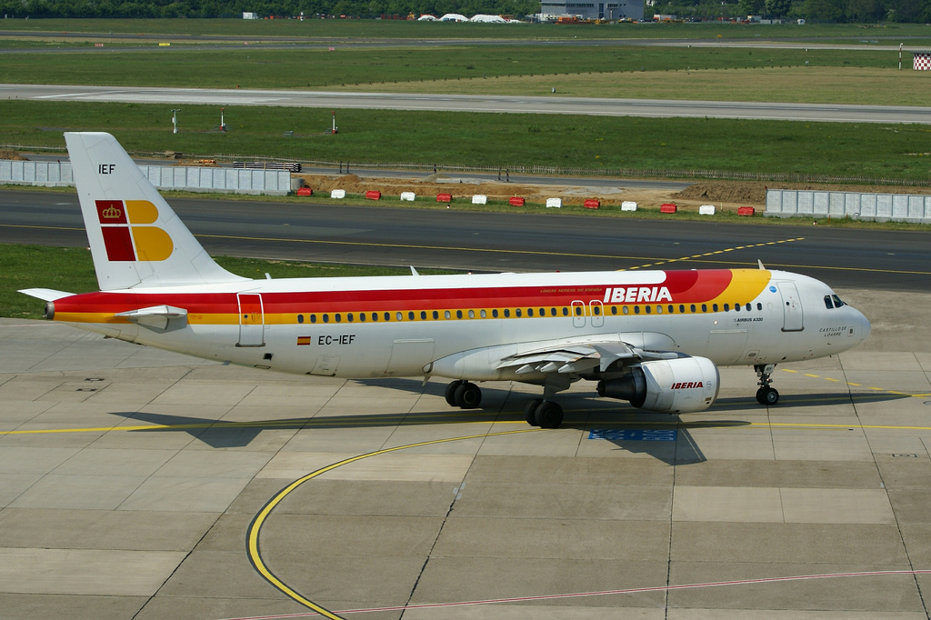 Photo of Iberia EC-IEF, Airbus A320