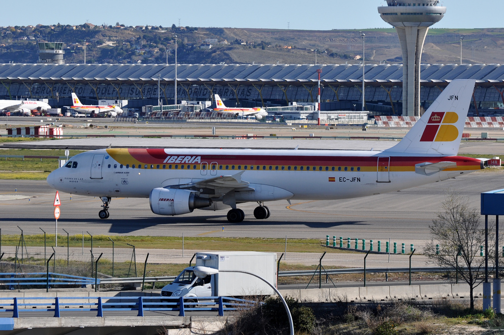 Photo of Iberia EC-JFN, Airbus A320