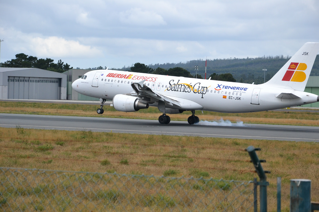 Photo of Iberia Express EC-JSK, Airbus A320