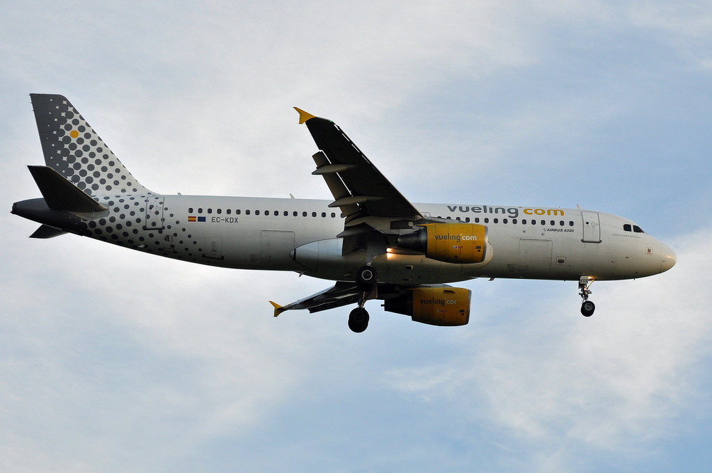 Photo of Vueling EC-KDX, Airbus A320