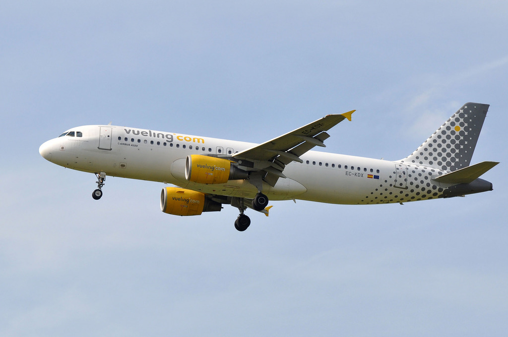 Photo of Vueling EC-KDX, Airbus A320