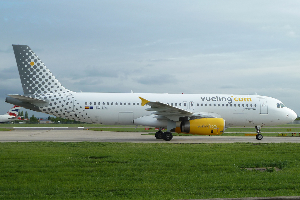 Photo of Vueling EC-LRE, Airbus A320
