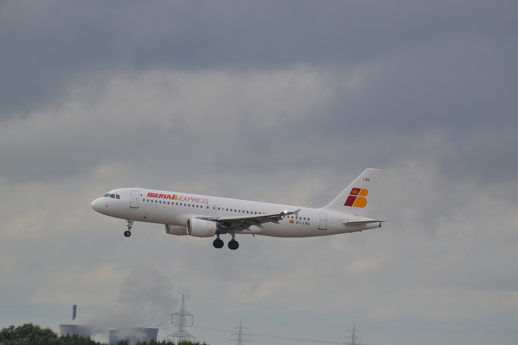 Photo of Iberia EC-LRG, Airbus A320