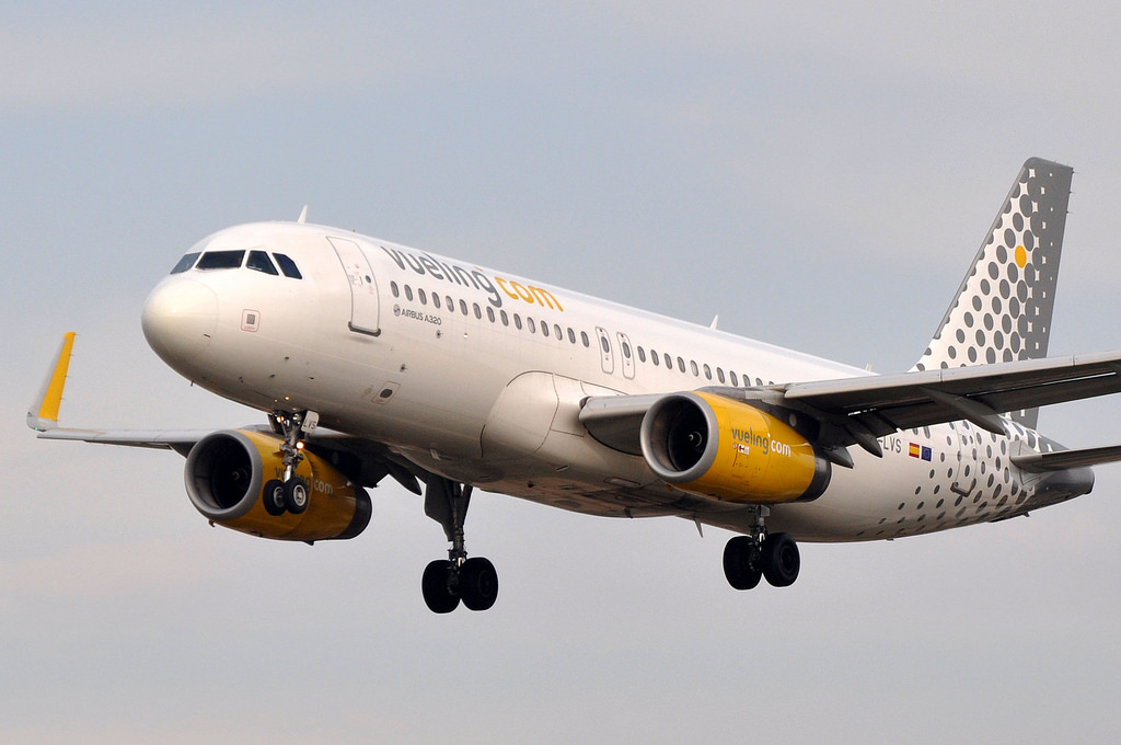 Photo of Vueling EC-LVS, Airbus A320