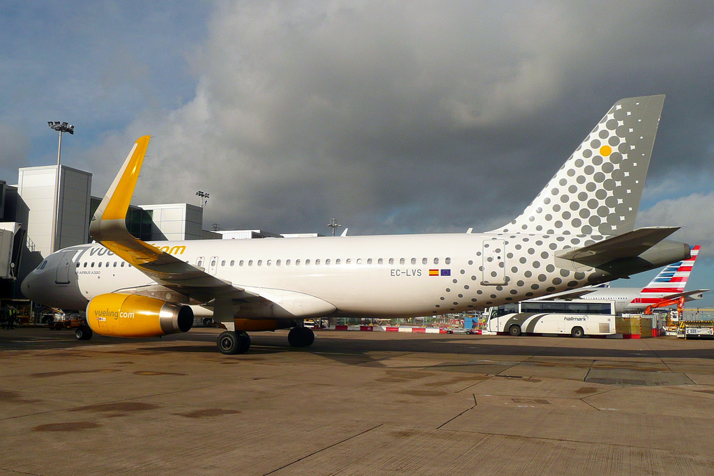 Photo of Vueling EC-LVS, Airbus A320
