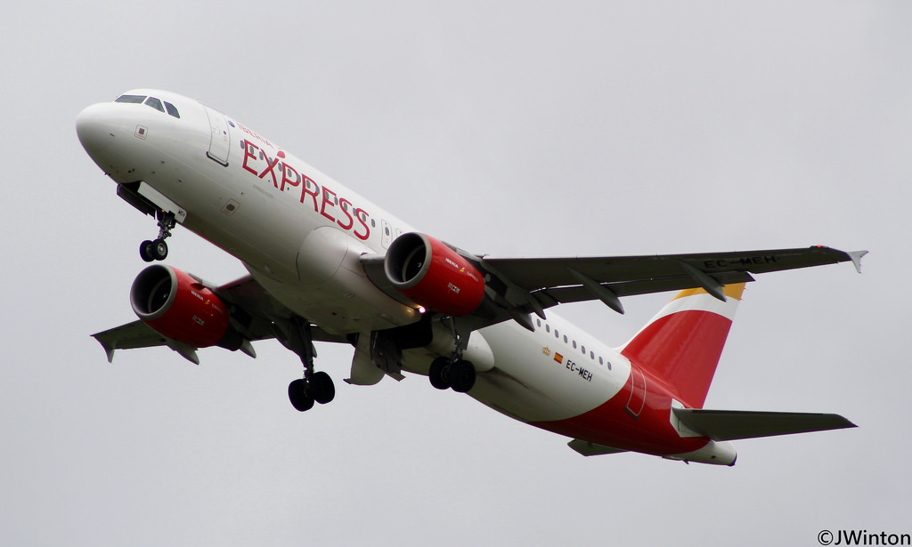 Photo of Iberia Express EC-MEH, Airbus A320