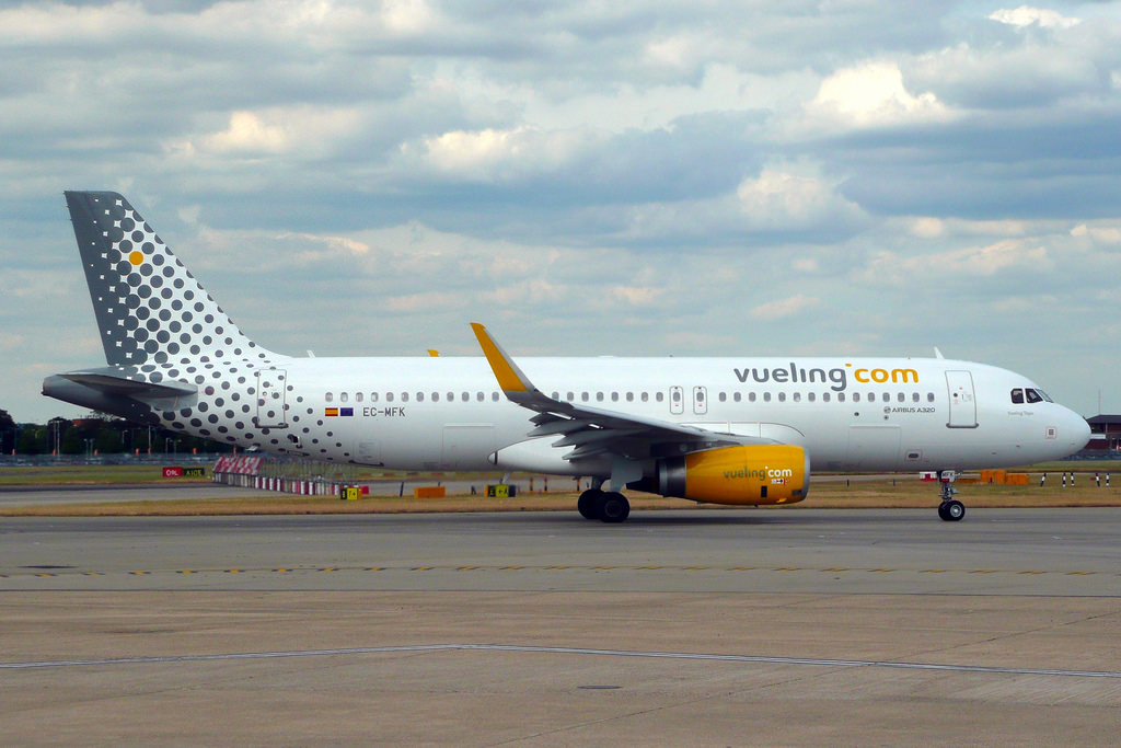 Photo of Vueling EC-MFK, Airbus A320