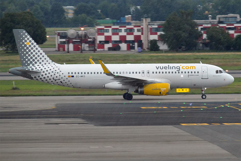 Photo of Vueling EC-MKO, Airbus A320